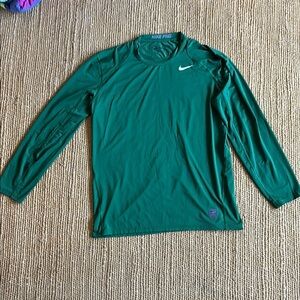 Nike Men's Long Sleeve Shirt in Green